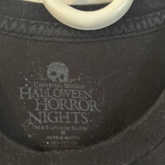 UNIVERSAL STUDIOS HALLOWEEN HORROR NIGHTS 2017 Your Soul is Requested T-Shirt - Picture 4 of 5